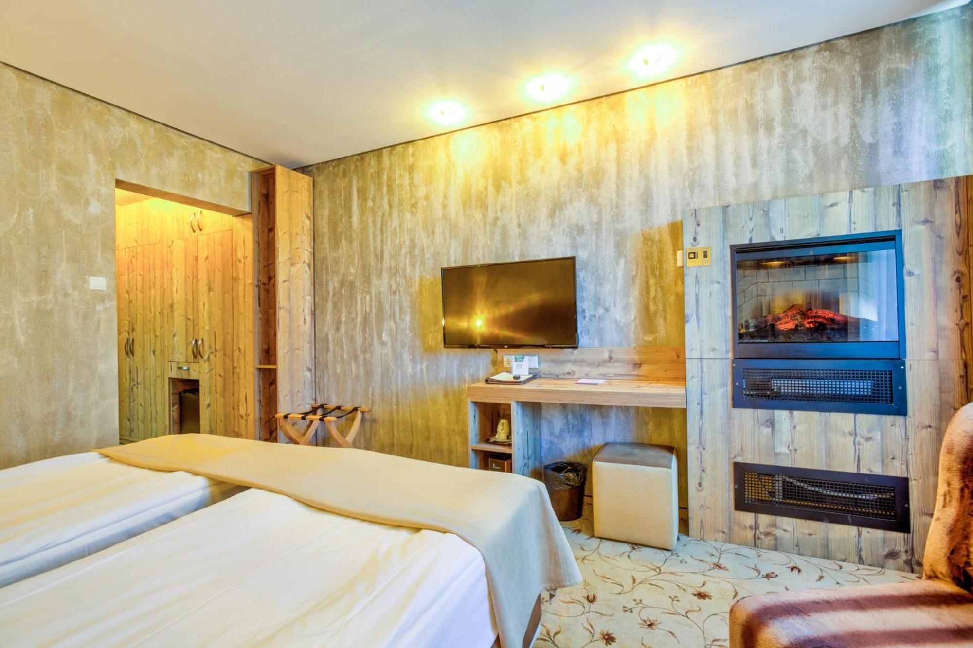 Alpin Resort Hotel Poiana Braşov Exterior foto